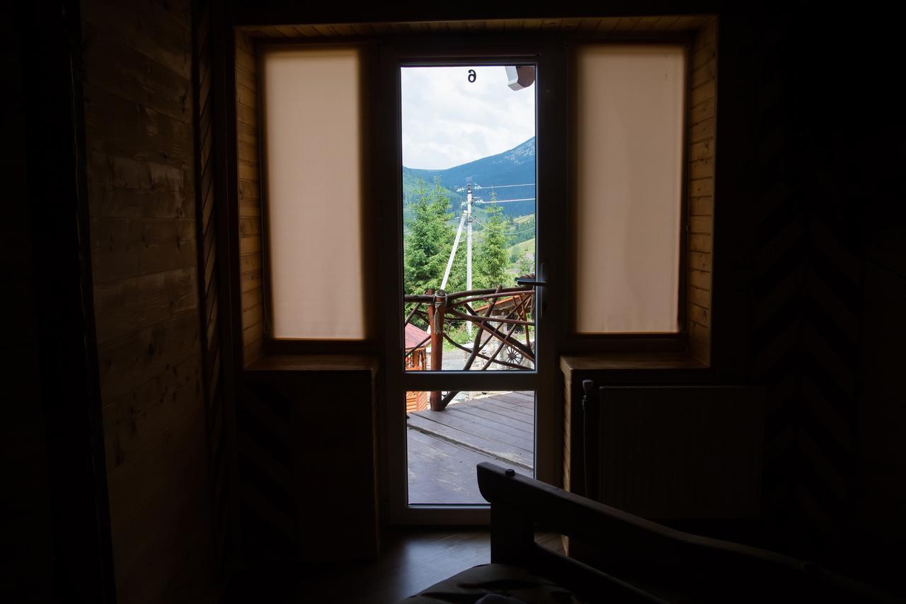 Maison d'hôtes Kabanova Gora à Bukovel Extérieur photo